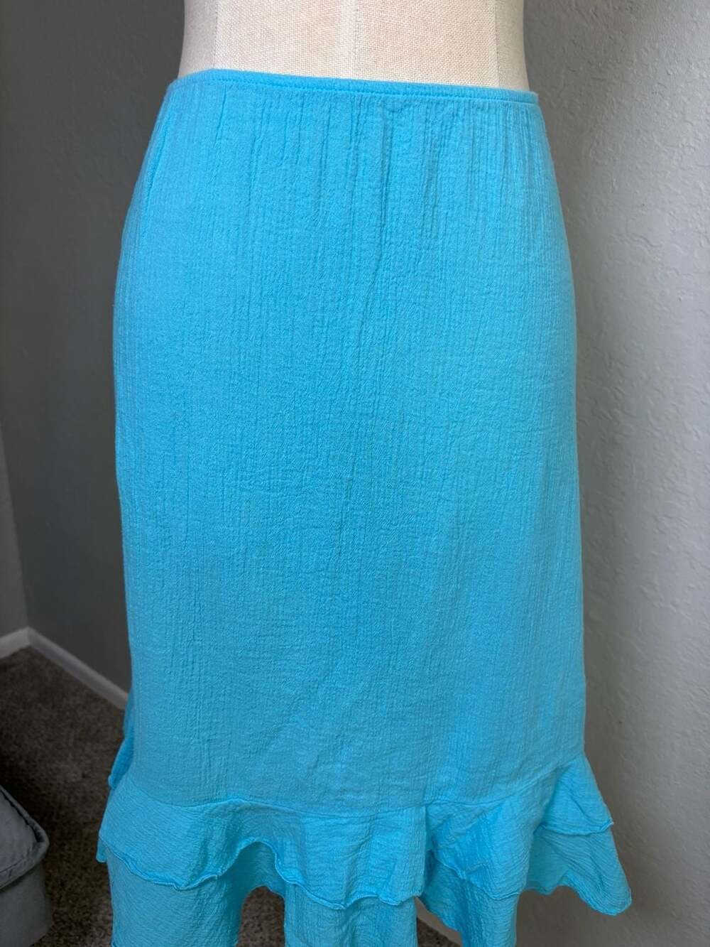 Solid Color Midi Skirt with Tiered Ruffle Hem - Picture 3 of 9